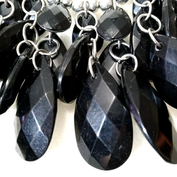 Elegant Faceted Black Teardrop Necklace Silver Tone Statement Costume Jewelry - Picture 3 of 9